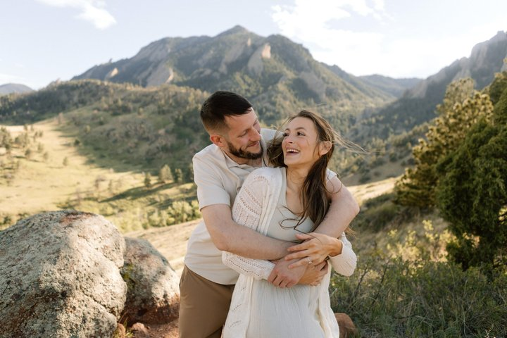 Scenic Mountain Photoshoot in Boulder, Colorado - Photo 1 of 25